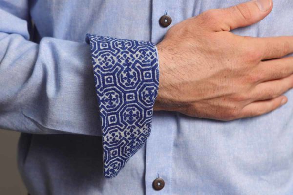 mode ethique homme chemise lin coton batik artisanal bleu