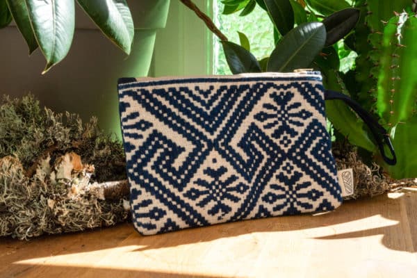 Pochette équitable bleue et blanc