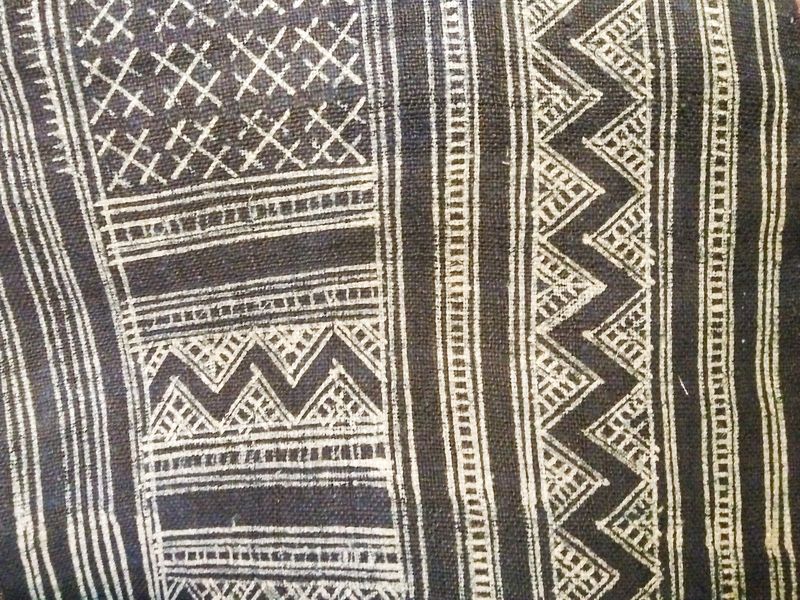 Tissu Hmong en batik et teinture indigo