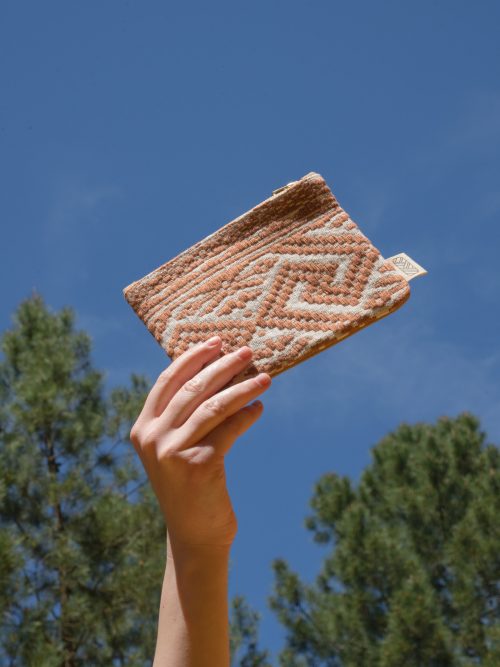 pochette fait main ocre