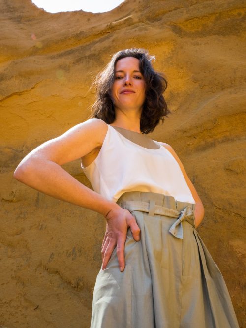 femme portant short lin vert